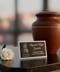 Placa Funeraria Grabada Para Urna O Nicho - Aluminio Plata/negro - Imagen 6